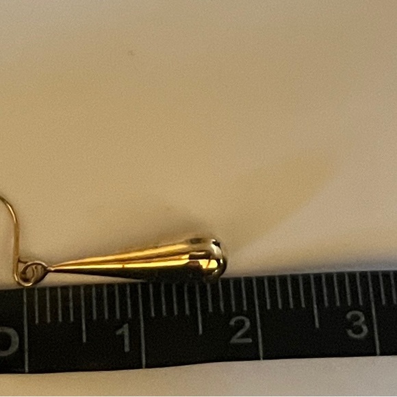 Elegant Gold Teardrop Earrings - Picture 5 of 9